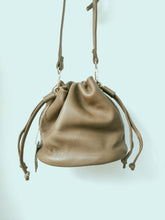 Charger l'image dans la galerie, Sac Seau Fernand Kaki